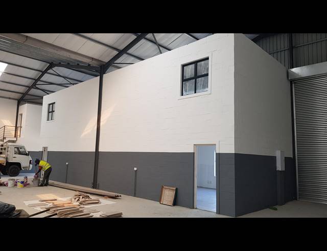 1,107M² FACTORY FOR SALE IN SAXENBURG PARK 2